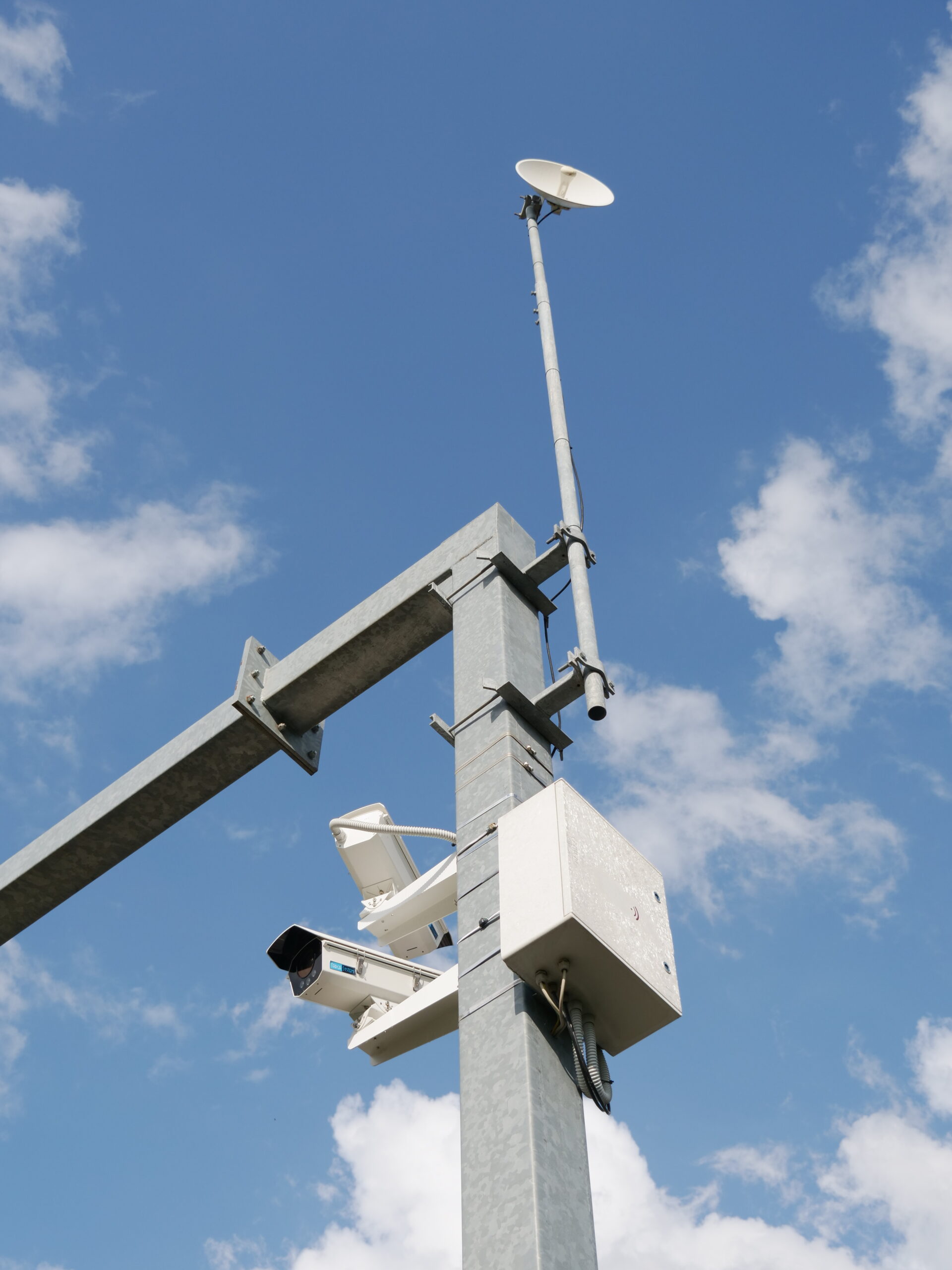 Software e telecamere per varchi lettura targhe